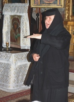 http://www.dezvaluiri.ro/images/_poze_articole/2009-05-18/maica-ghid.jpg