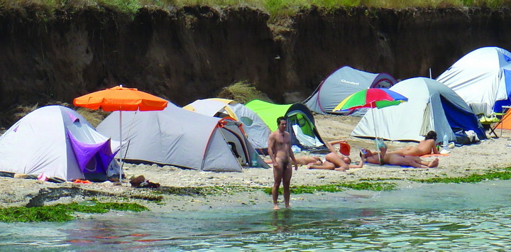 Turism In Fundul Gol Pe Plajele Publice Dezvaluiri Ro