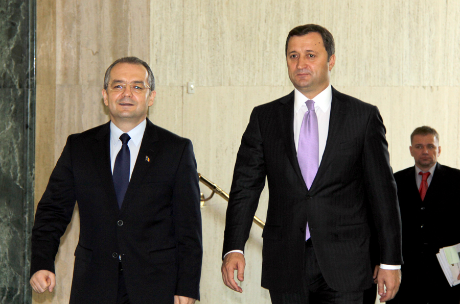 Prim-ministrul Vlad FILAT a avut astăzi la Bucureşti o întrevedere cu Premierul României, Emil BOC | Comunicate de presă