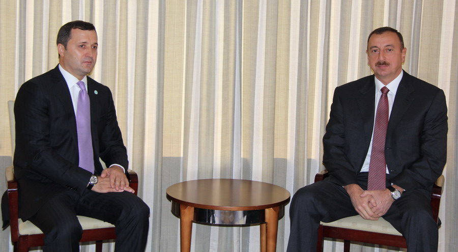 Prim-ministrul Vlad FILAT a avut astăzi o întrevedere cu Preşedintele Republicii Azerbaidjan Ilham ALIYEV | Comunicate de presă