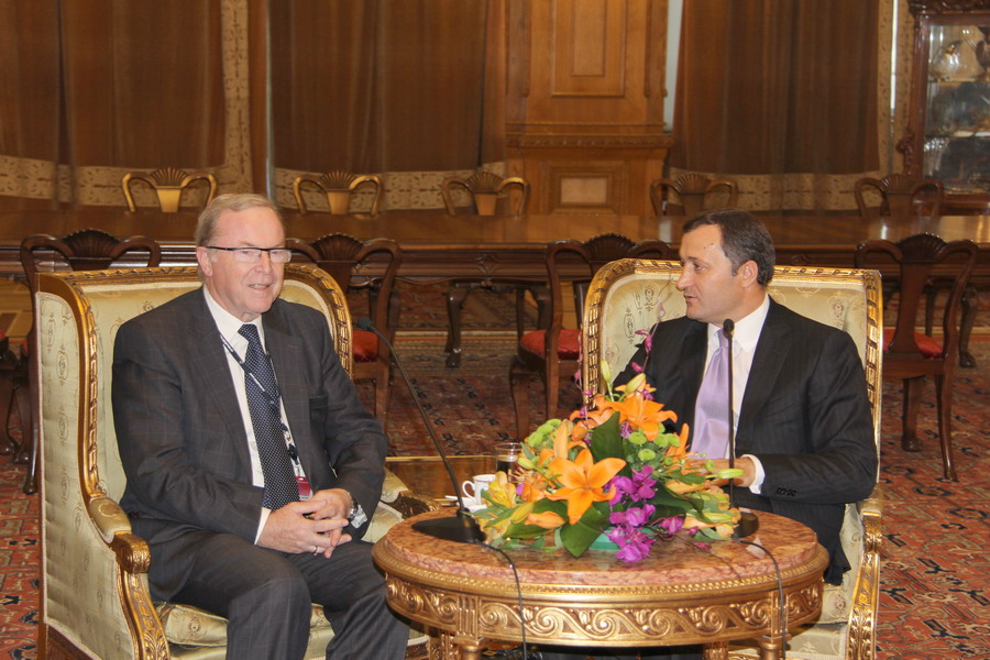 Prim-ministrul Vlad FILAT a avut astăzi la Bucureşti o întrevedere cu Wilfred MARTENS, Preşedintele Partidului Popular European | Comunicate de presă