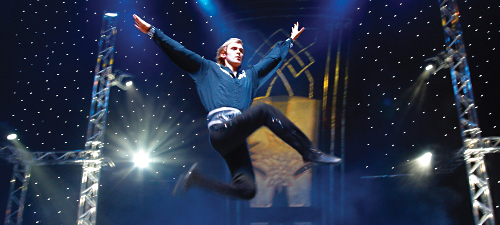 Fanii braşoveni aşteaptă cu nerăbdare show-ul “Michael Flatley’s Lord of The Dance”, epuizând deja o categorie de bilete! - i Concert.ro