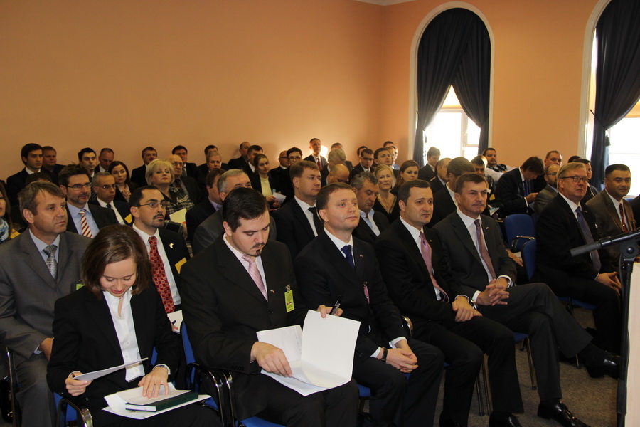 Delegaţia Republicii Moldova, condusă de Prim-ministrul Vlad FILAT, a participat astăzi, la Tallinn, la Business - Forumul Moldova-Estonia | Comunicate de presă