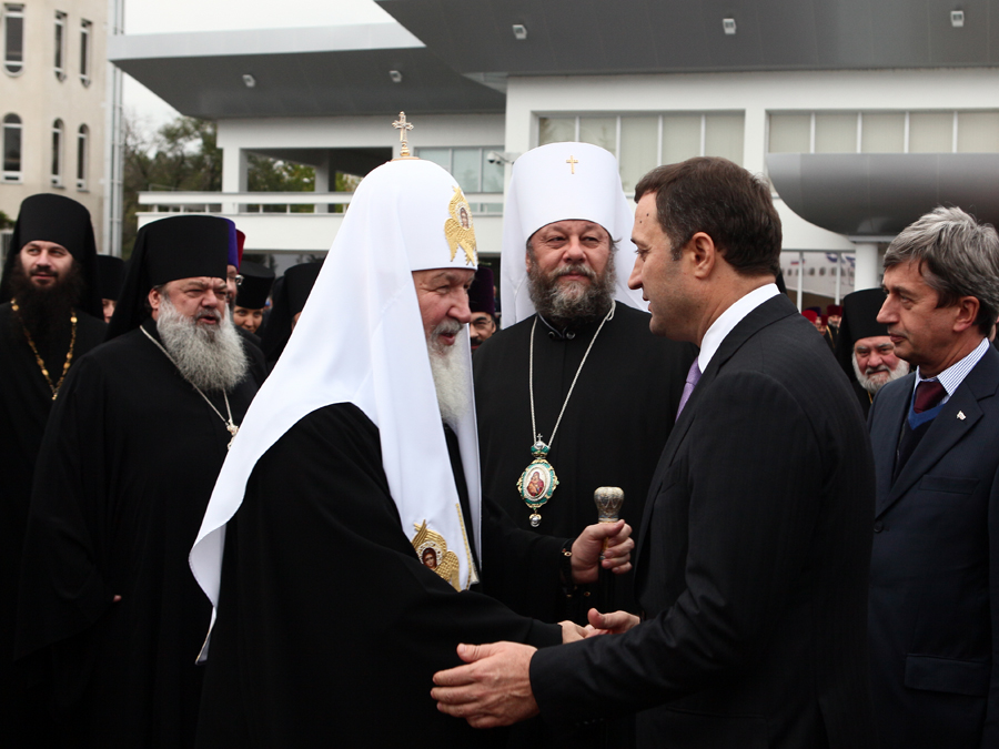 Prim-ministrul Vlad FILAT a avut astăzi un prînz de lucru cu Sanctitatea Sa KIRILL, Patriarhul Moscovei şi al Întregii Rusii | Comunicate de presă