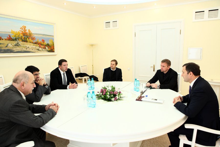 Prim-ministrul Vlad FILAT a avut astăzi o întrevedere cu Giorgi OGULAVA primarul oraşului Tbilisi, Georgia | Comunicate de presă