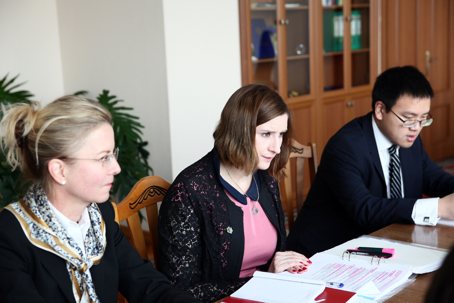 Vicepremierul Eugen CARPOV a avut o întrevedere cu Birgitta OHLSSON, ministru pentru Afaceri Europene al Regatului Suediei, responsabil de protecţia consumatorului şi chestiuni democratice, asistată de Ingrid TERSMAN, Ambasador Extraordinar şi Plenip