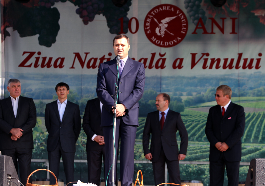 Prim-ministrul Vlad FILAT a participat astăzi la cea de a X-a ediţie a sărbătorii „Ziua Naţională a Vinului” | Comunicate de presă