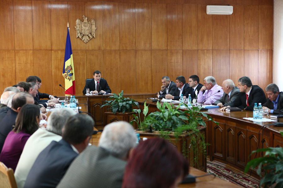 Prim-ministrul Vlad FILAT a avut astăzi o întrevedere cu producătorii agricoli din ţară | Comunicate de presă