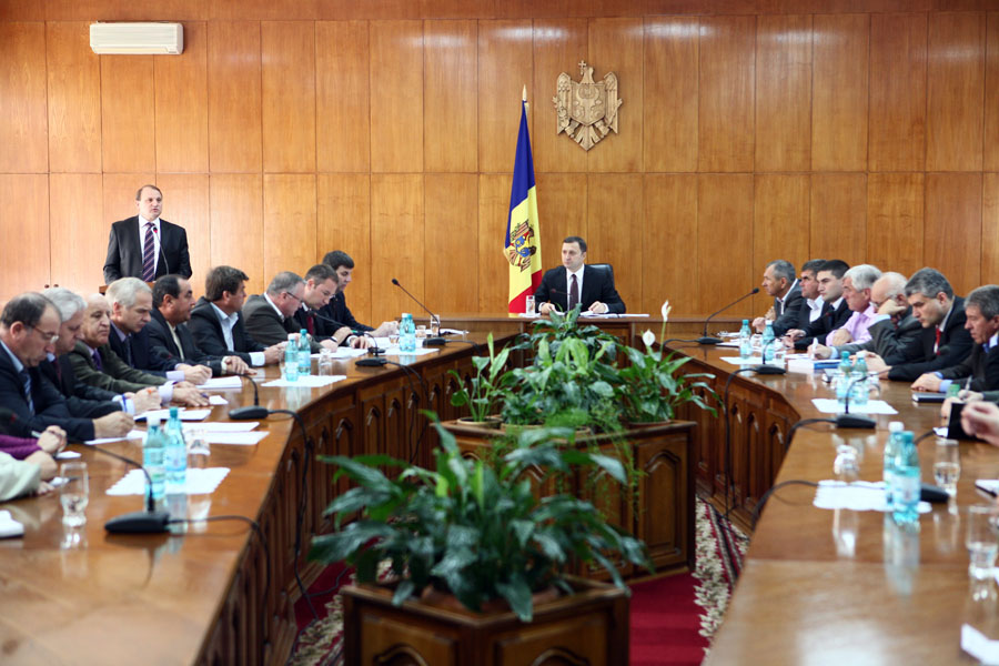 Prim-ministrul Vlad FILAT a avut astăzi o întrevedere cu producătorii agricoli din ţară | Comunicate de presă