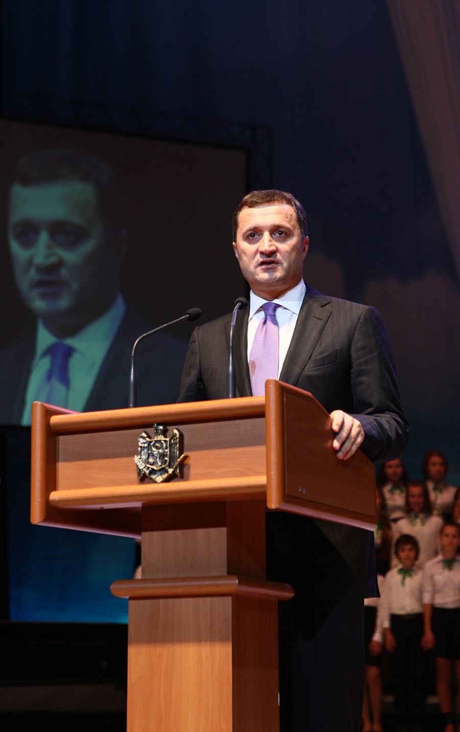 Prim-ministrul Vlad FILAT a participat astăzi la şedinţa festivă consacrată Zilei profesionale a lucrătorilor din învăţămînt | Comunicate de presă