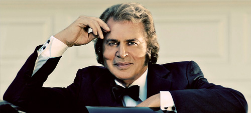 Cântăreţul britanic Engelbert Humperdinck, bunic pentru 9 nepoţi - i Concert.ro