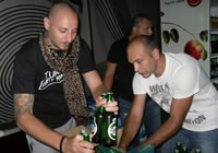 Dan Apetria in pregatiri pentru petrecere