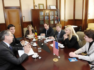 Intrevederea ministrului Elena Udrea cu ambasadorul Mark Gitenstein