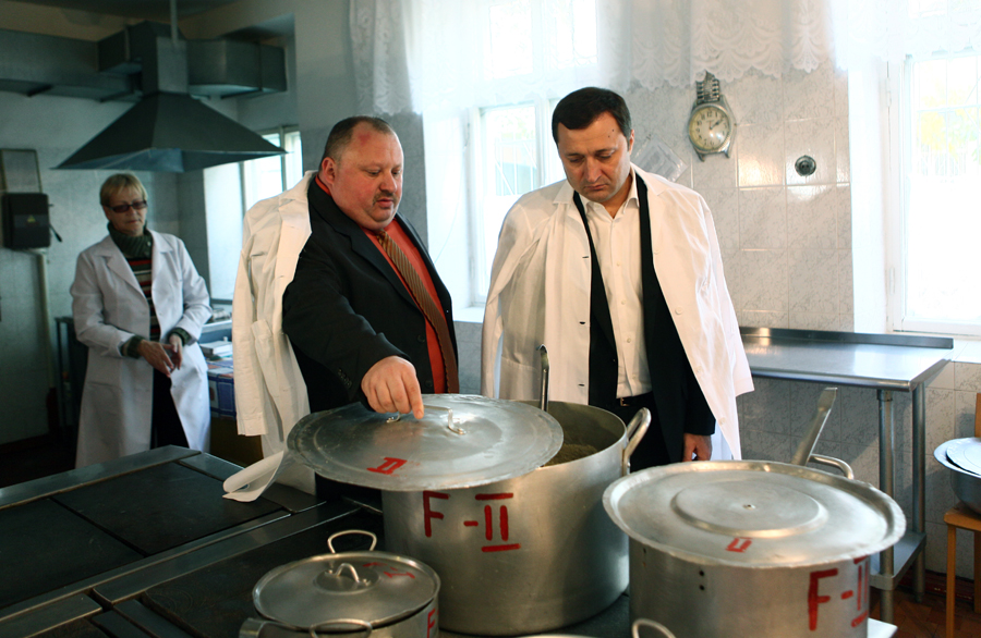 Prim-ministrul Vlad FILAT a vizitat astăzi Gimnaziul-internat nr.3 din mun. Chişinău | Comunicate de presă