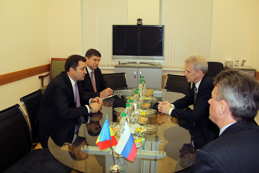 Prim-ministrul Vlad FILAT a avut astăzi la Moscova o întrevedere cu ministrul Educaţiei şi Ştiinţei al Federaţiei Ruse, Andrei FURSENKO, copreşedinte al Comisiei interguvernamentale mixte moldo-ruse | Comunicate de presă