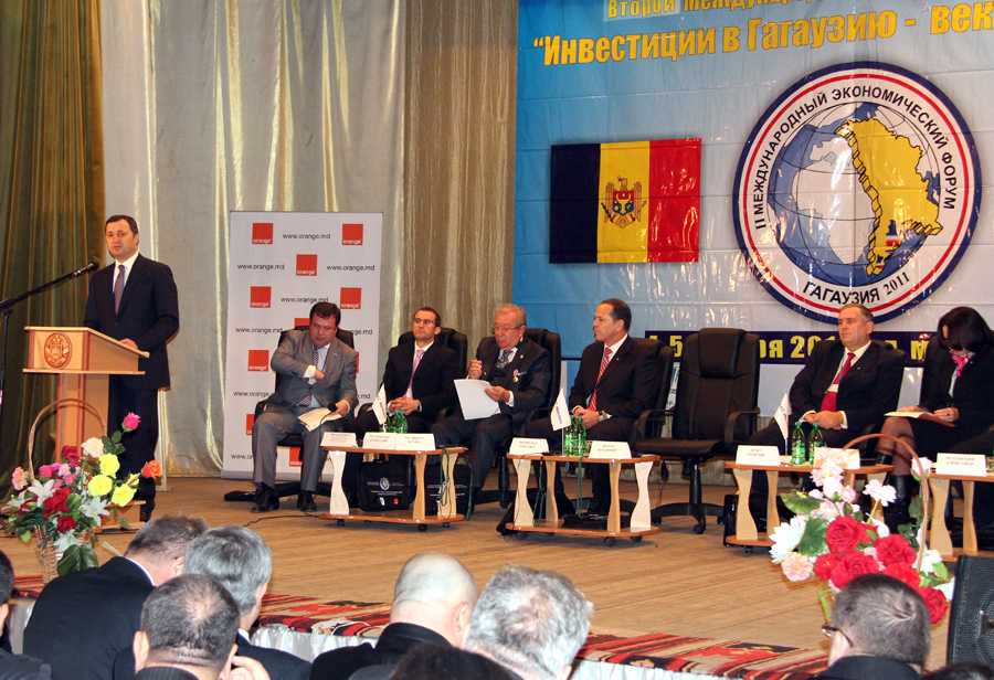 Prim-ministrul Vlad FILAT a participat astăzi, la Comrat, la Forumul Economic Internaţional „Investiţiile în Găgăuzia – vectorul dezvoltării”, ediţia a II-a | Comunicate de presă