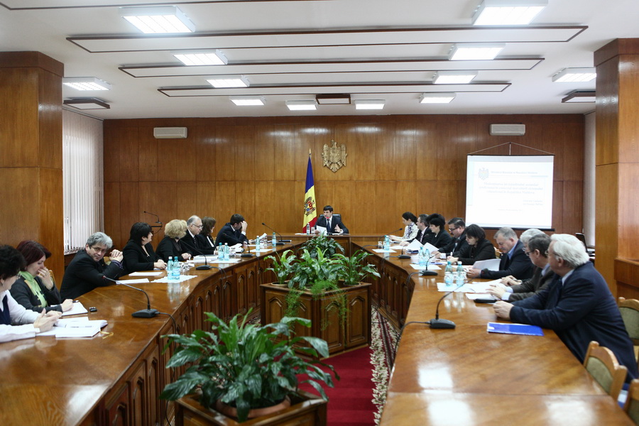 Viceprim-ministrul Mihai MOLDOVANU a prezidat astăzi şedinţa Consiliului coordonator naţional în domeniul învăţămîntului secundar profesional | Comunicate de presă