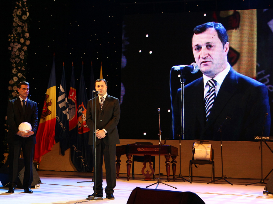 Prim-ministrul Vlad FILAT a participat astăzi la Gala Laureaţilor Fotbalului Moldovenesc, ediţia 2011 | Comunicate de presă