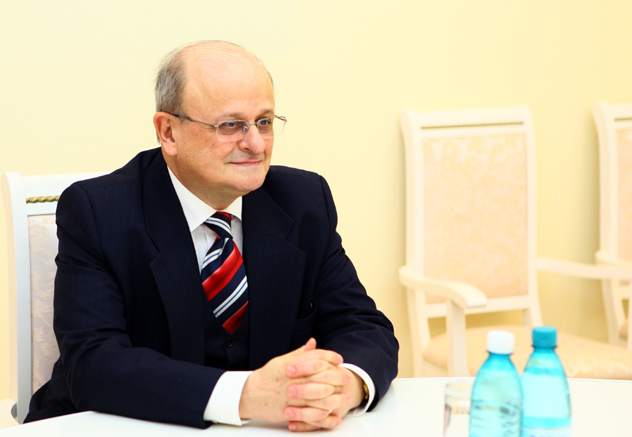 Prim-ministrul Vlad FILAT a avut astăzi o întrevedere cu Ambasadorul Turciei în Republica Moldova, Ahmet Ferit ULKER | Comunicate de presă