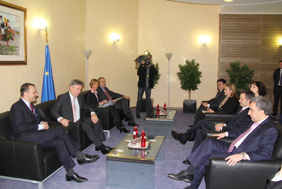 Prim-ministrul Vlad FILAT a participat astăzi, la Bruxelles, la ceremonia oficială de lansare a negocierilor privind instituirea Zonei de Comerţ Liber Aprofundat şi Cuprinzător între Republica Moldova şi Uniunea Europeană (DCFTA) | Comunicate de p