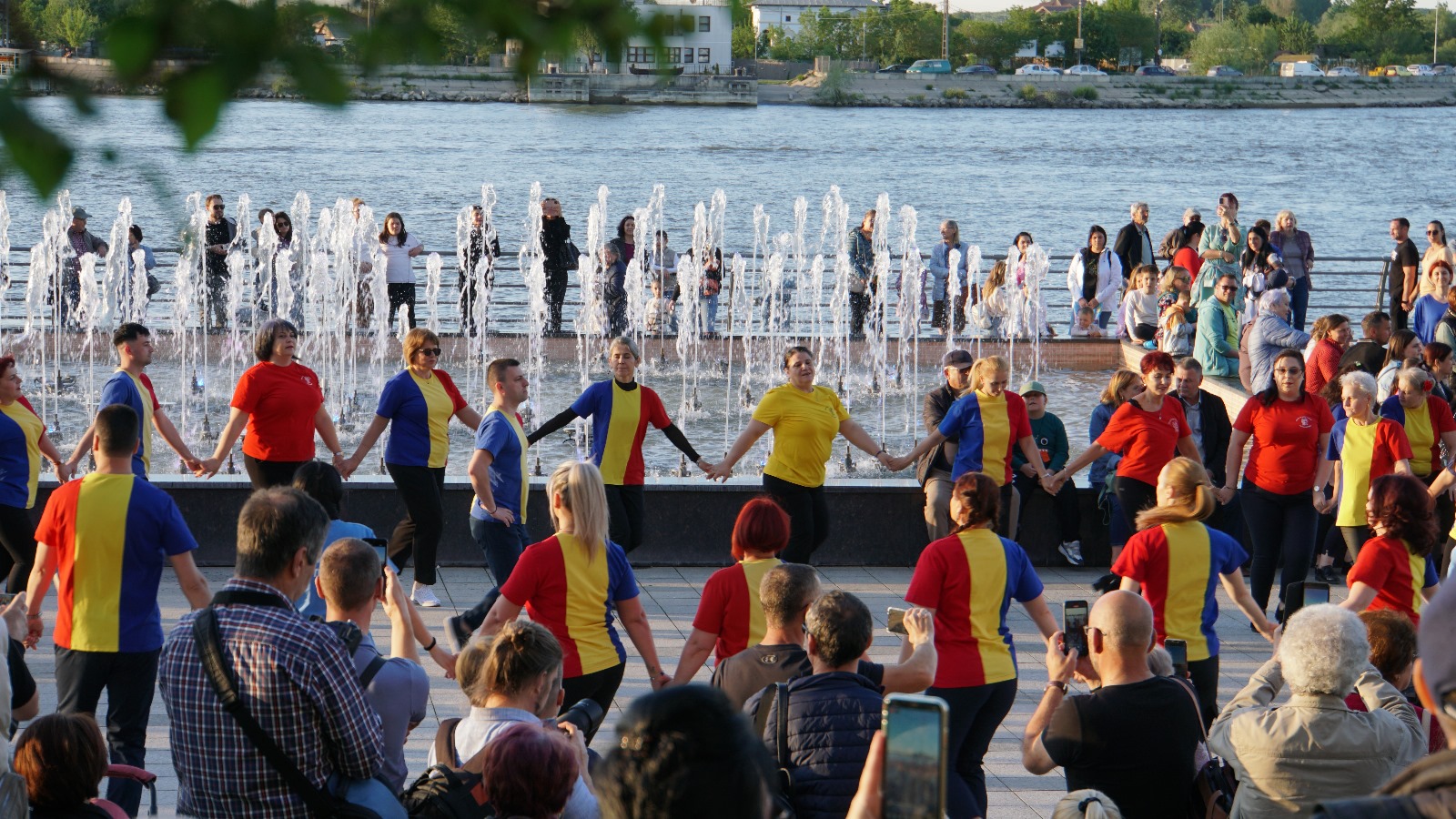 A început sezonul turistic la Tulcea. Evenimentul a fost marcat printr-un flash mob pe faleză