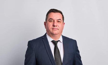 Incendiu de vegetație uscată în Pantelimon