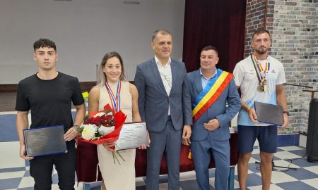 Mozaic mural pentru noii cetățeni de