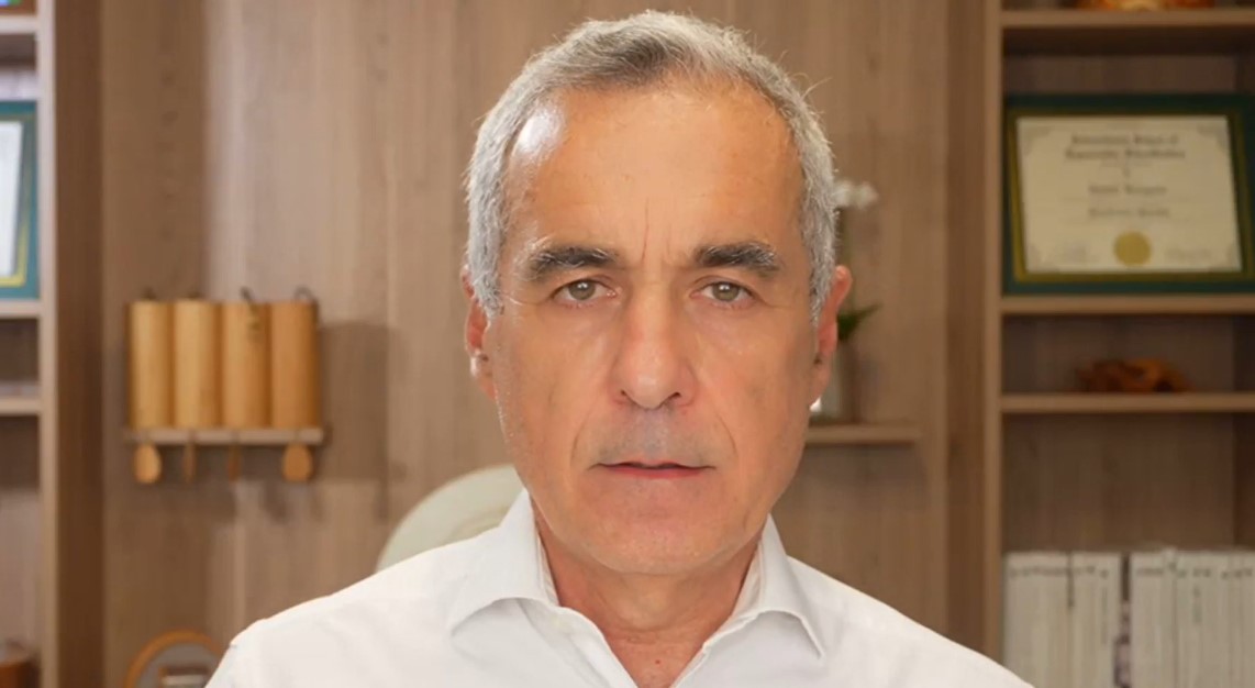 De ascensiunea lui Georgescu sunt responsabili