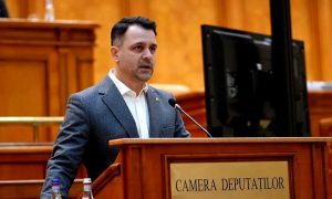 ne certăm pentru locul de unde ne cumpărăm mălaiul și cârnații
